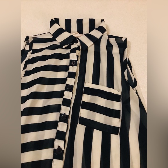 Shirt - Picture 3 of 4